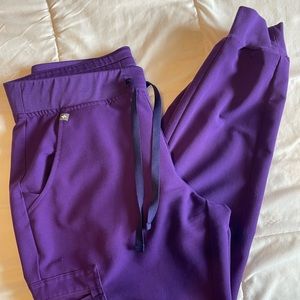 Figs purple, Zamora jogger scrub pants, size Petite Medium, Mint Condition!!